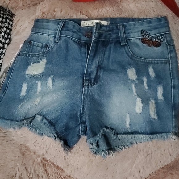 Girls shorts - Picture 1 of 4